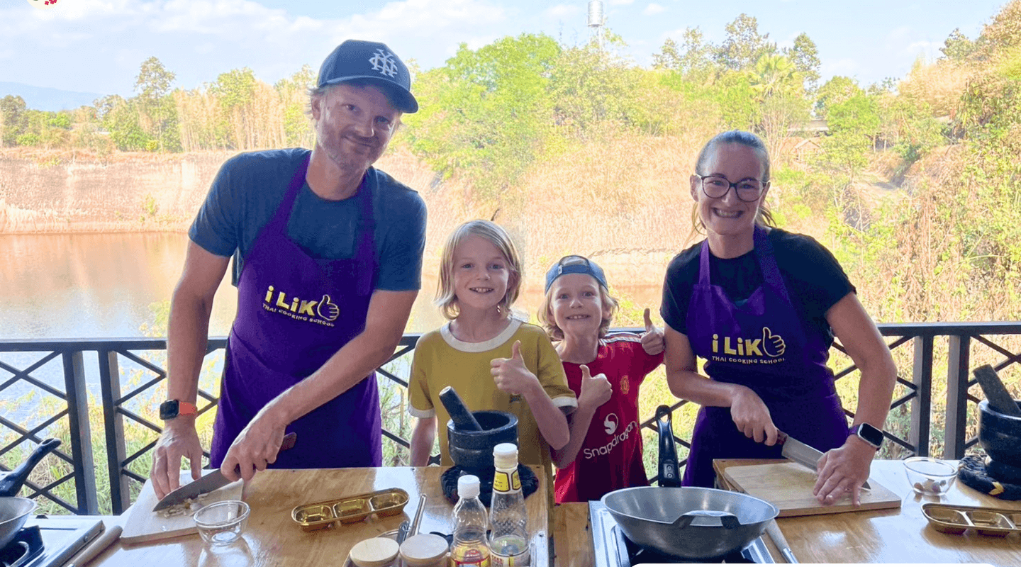 Ethical Elephant Sanctuary & Thai Cooking Class : Chiang Mai 1